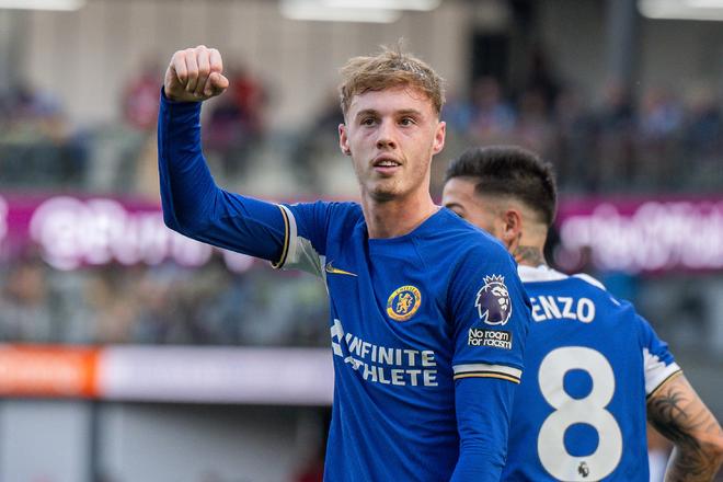 NBA杯焦点战：文班缺阵内线空虚！杨瀚森或有机会大展拳脚（NBA杯焦点对决：文班缺席内线告急，杨瀚森有望大显身手）