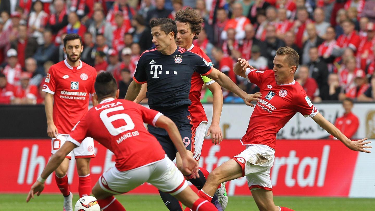 能超越吗？据统计，今年姆巴佩已经代表皇马攻入了53球（姆巴佩今年已为皇马攻入53球，他能否继续刷新纪录？）