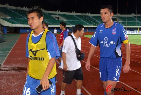 韩鹏：我是否留任是由俱乐部考虑，瓦科在我们心里已是金靴（韩鹏：去留由俱乐部决定，瓦科在我们心中已是金靴）