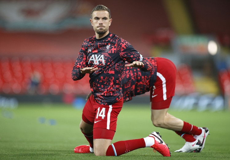 沙特主场气势惊人（沙特主场声势逼人）