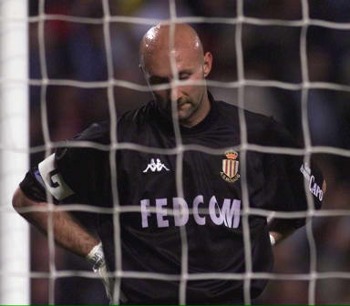 意媒：米兰派球探现场考察亨克18岁前腰卡雷察斯（意媒：米兰球探现场观战评估亨克18岁前腰卡雷察斯）