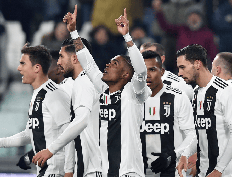 亨利批萨拉赫：此类事情不应公开谈论，我在巴萨时就没这么干（亨利质疑萨拉赫：这类事不该公开，我在巴萨从未这样做）