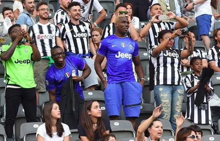 摆大巴击败费耶诺德，阿贾克斯主帅：我很卑鄙（摆大巴制胜费耶诺德，阿贾克斯主帅自嘲：确实有些不光彩）