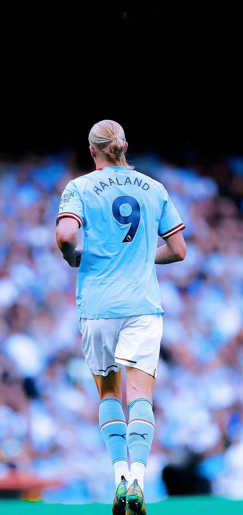 体坛：狼队想与徐彬签约4-5年，球员已搭乘航班前往英国（体坛消息：狼队计划与徐彬签约4至5年，球员已启程飞赴英国）