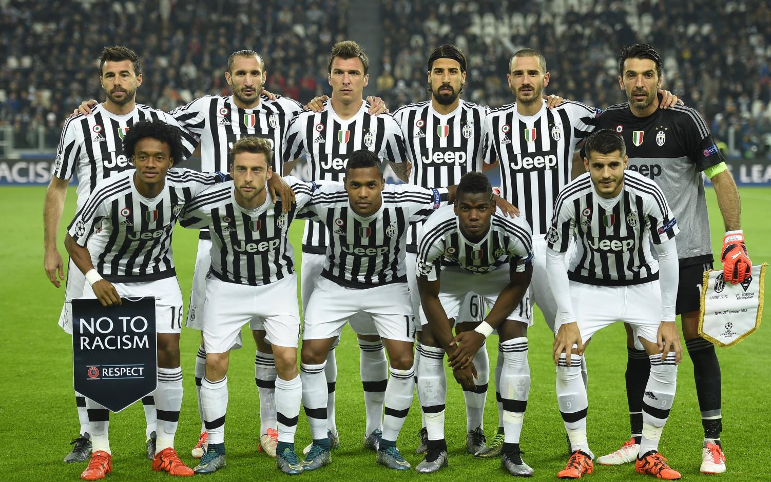 足球中超球队旅程曝光，航班延误引不满（中超球队行程曝光，航班延误惹不满）